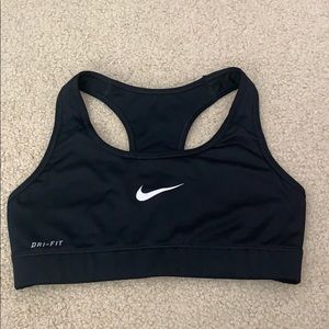 Black sports bra